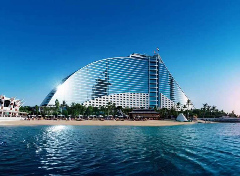 Top rated luxury hotels in the UAE with stunning views